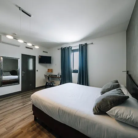 Aeroport - Parc Expo Hotel 3*